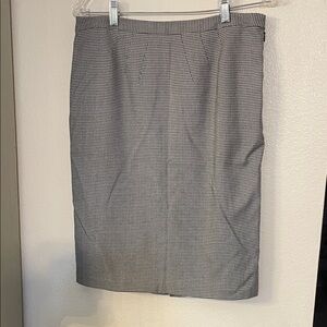 Worthington Black and White Micro-Houndstooth Pencil Skirt